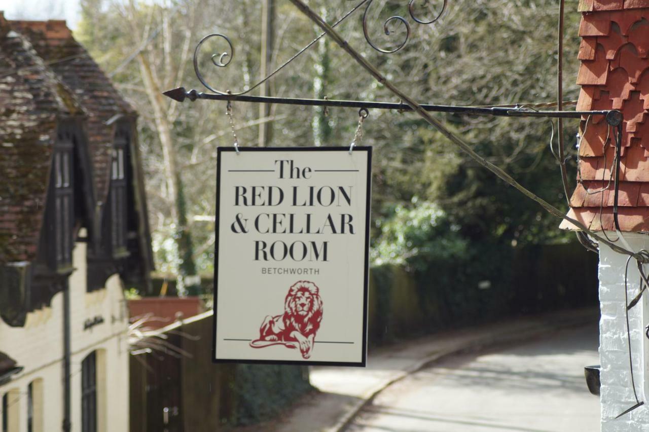 The Red Lion & Cellar Room, Betchworth Buitenkant foto